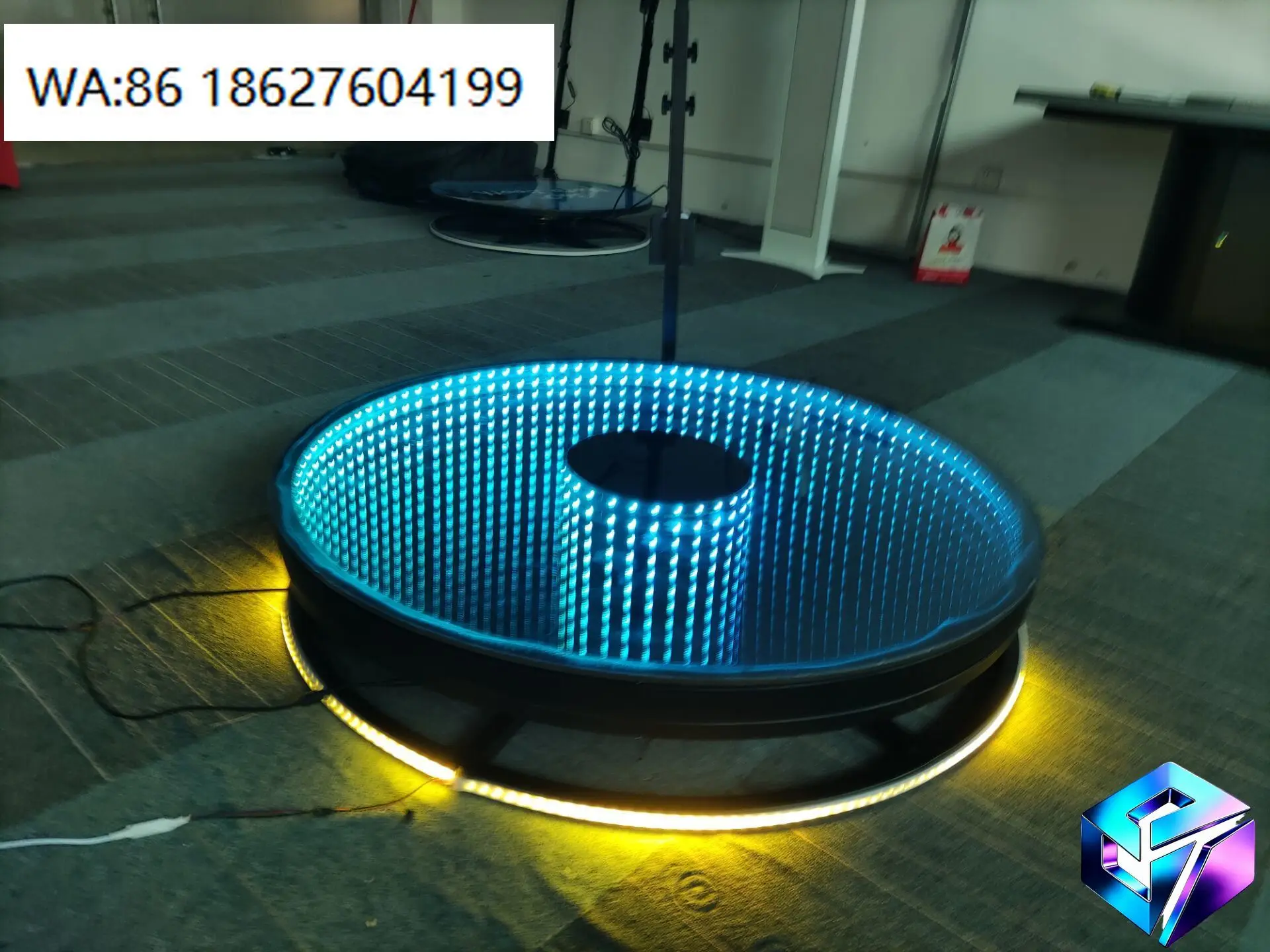 360 Degree Glass Photo Booth Portable Professional LED Videobooth Full Set Self Service Photobooth For Party Event
360 Degree Glass Photo Booth Portable Professional LED Videobooth Full Set Self Service Photobooth For Party Event