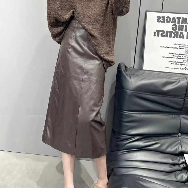 Осенняя женская кожаная юбка-трапеция средней длины из овчины с высокой талией, повседневная, однотонная, для офиса, облегающая, модель 2024 года
Осенняя женская кожаная юбка-трапеция средней длины из овчины с высокой талией, повседневная, однотонная, для офиса, облегающая, модель 2024 года