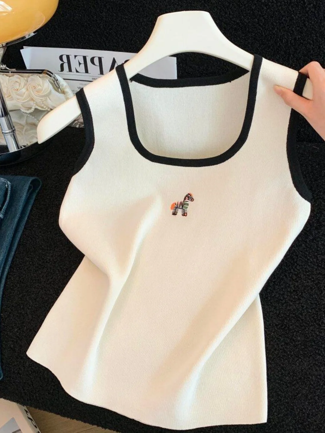 Korean Style Color Block Square Collar Embroidered Crop Top Women Summer Outerwear Slimming Knitted Vest Soft Nylon Fabric
Korean Style Color Block Square Collar Embroidered Crop Top Women Summer Outerwear Slimming Knitted Vest Soft Nylon Fabric