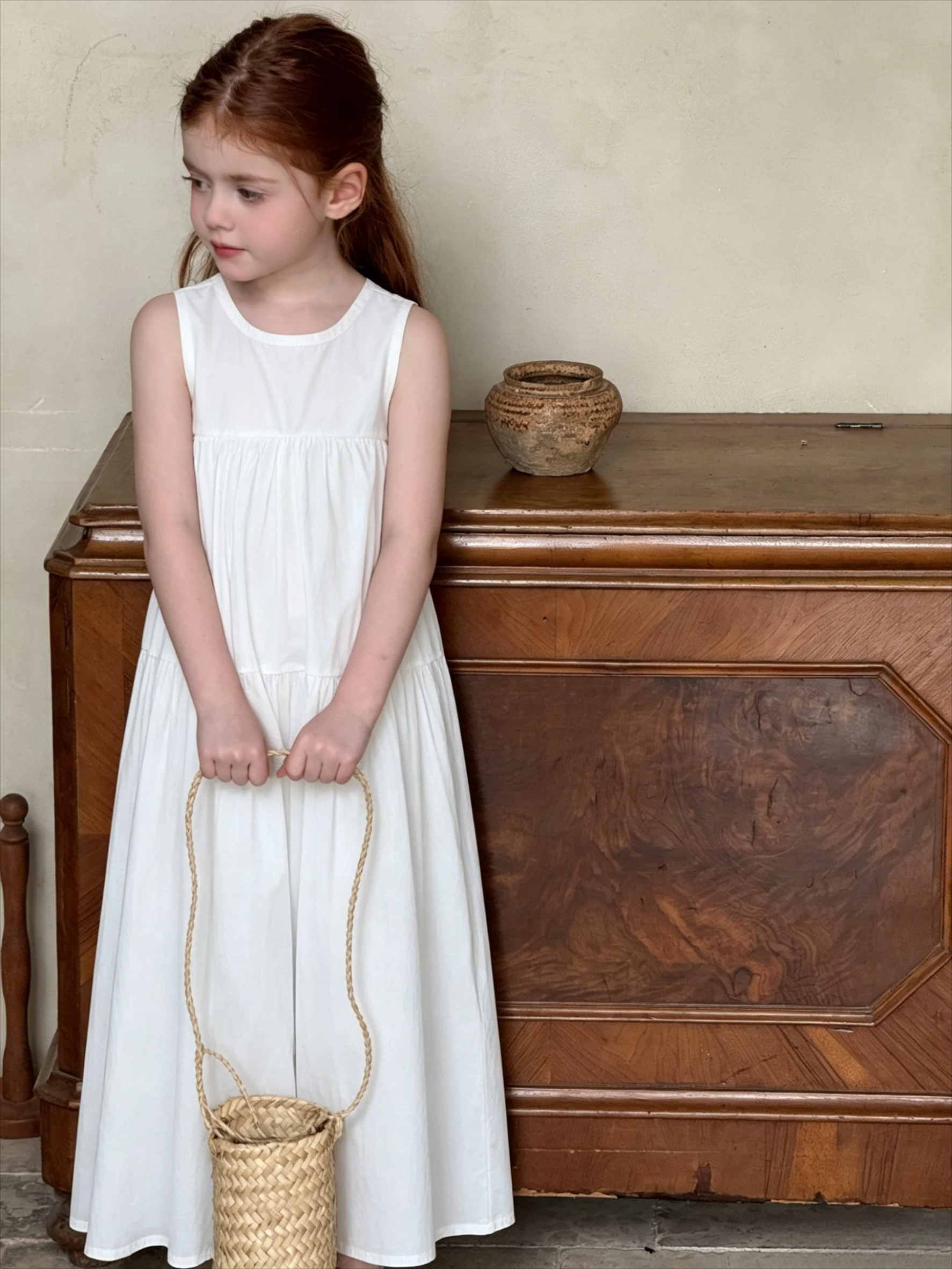 2026 Spring Summer Korean White Camisole Dress Big Girl Simple Loose Designer Relaxed Long Skirt
2026 Spring Summer Korean White Camisole Dress Big Girl Simple Loose Designer Relaxed Long Skirt