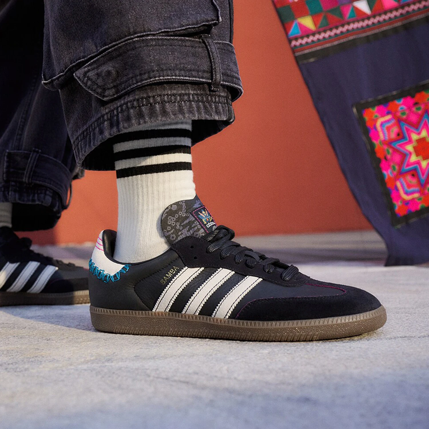 Adidas Originals SAMBA OG Women's Low-Top Sneakers ID1141
Adidas Originals SAMBA OG Women's Low-Top Sneakers ID1141