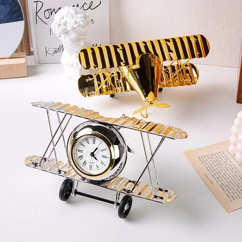 Nordic Electroplated Iron Art Aircraft Model Aircraft Small Alarm Table Ornament Decoration Arts and Crafts Home Decor Kids Gift
Nordic Electroplated Iron Art Aircraft Model Aircraft Small Alarm Table Ornament Decoration Arts and Crafts Home Decor Kids Gift