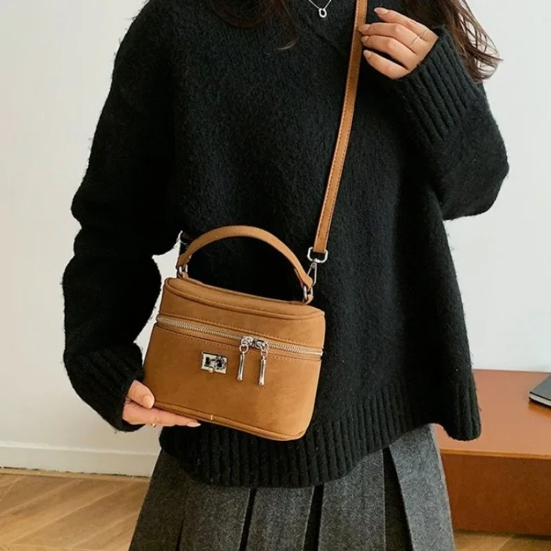 Trendy Elegant Shoulder Bag And Unique Vintage Diaper Bags For Women Luxury Leather Handbag Messenger
Trendy Elegant Shoulder Bag And Unique Vintage Diaper Bags For Women Luxury Leather Handbag Messenger