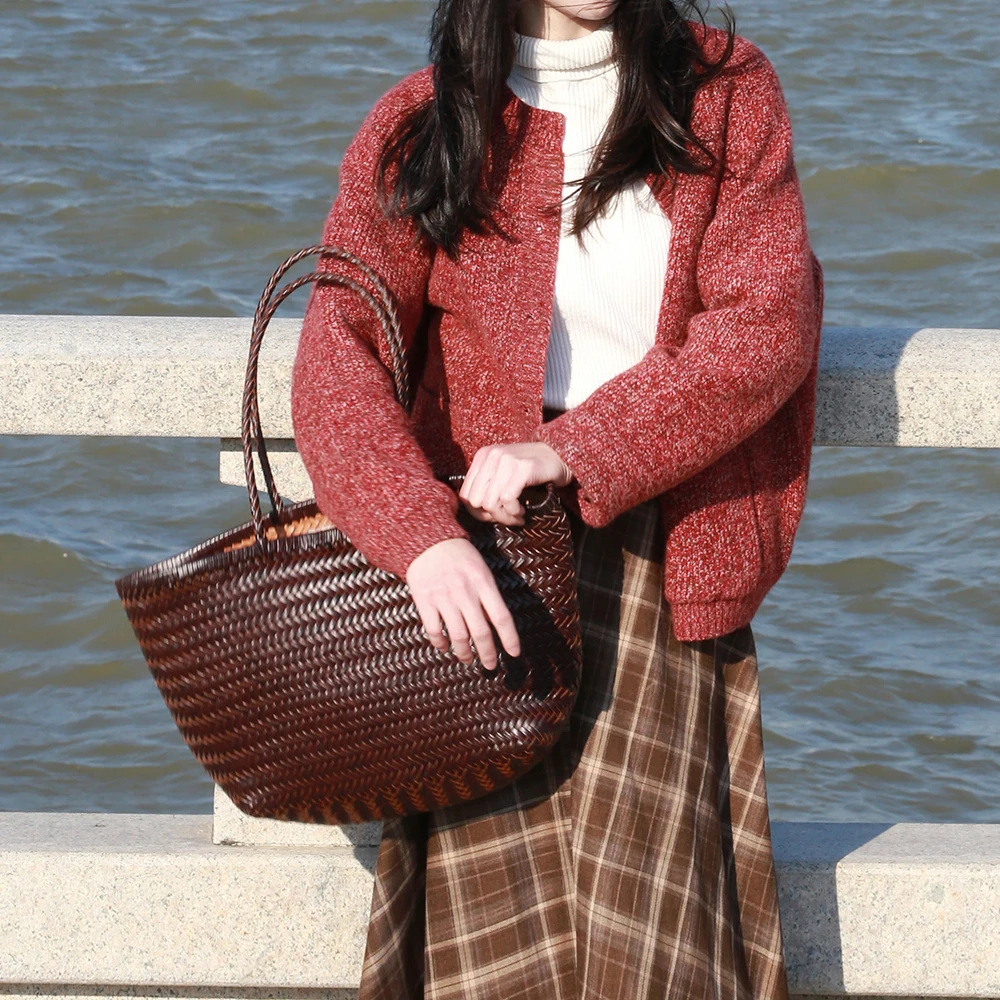 Женская сумка из натуральной кожи, винтажная большая сумка-тоут, повседневная сумка через плечо, плетеная сумка из воловьей кожи для покупок, кроссбоди для женщин
Женская сумка из натуральной кожи, винтажная большая сумка-тоут, повседневная сумка через плечо, плетеная сумка из воловьей кожи для покупок, кроссбоди для женщин