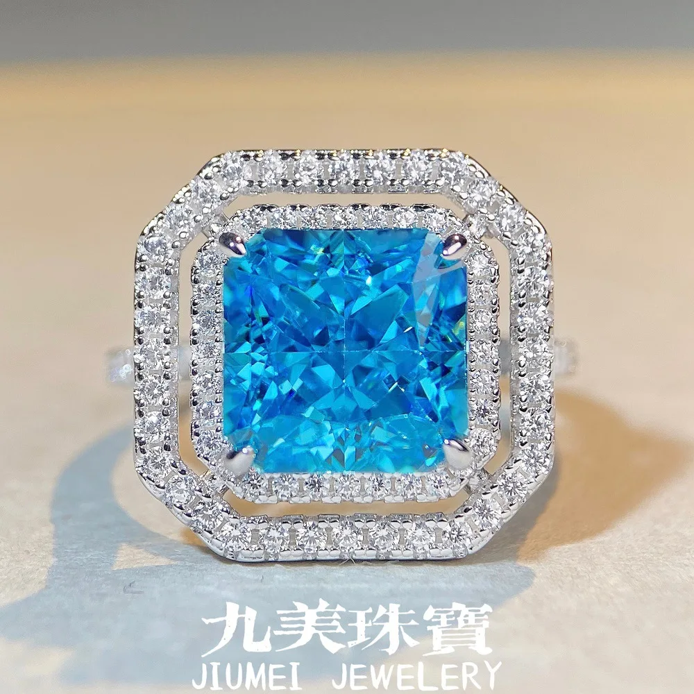 Luxury white gold solid platinum PT950 aquamarine women's radiant cut diamond ring European American exaggerated style ring
Luxury white gold solid platinum PT950 aquamarine women's radiant cut diamond ring European American exaggerated style ring