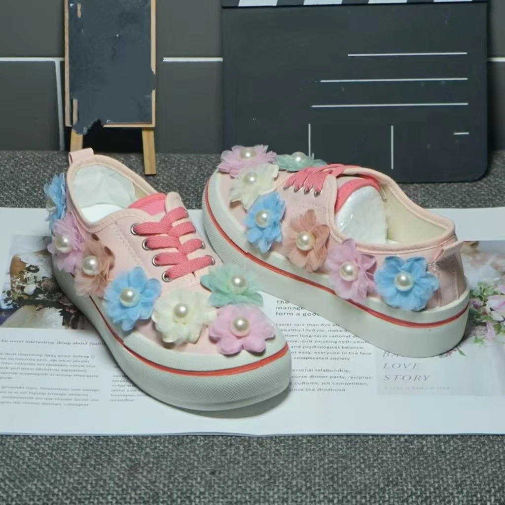 Handmade three-dimensional flower pearl sweet canvas shoes heavy industry low-top casual breathable women's shoes 35-40
Handmade three-dimensional flower pearl sweet canvas shoes heavy industry low-top casual breathable women's shoes 35-40