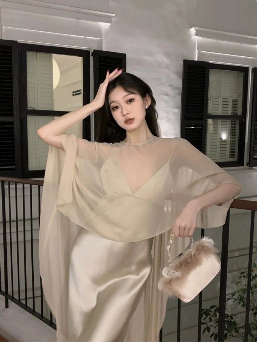 Elegant Lace Shoulder Shawl Strap Dress Women's Two-Piece Set Spring New High-End Satin Dress Korean Style Commute Wind
Elegant Lace Shoulder Shawl Strap Dress Women's Two-Piece Set Spring New High-End Satin Dress Korean Style Commute Wind