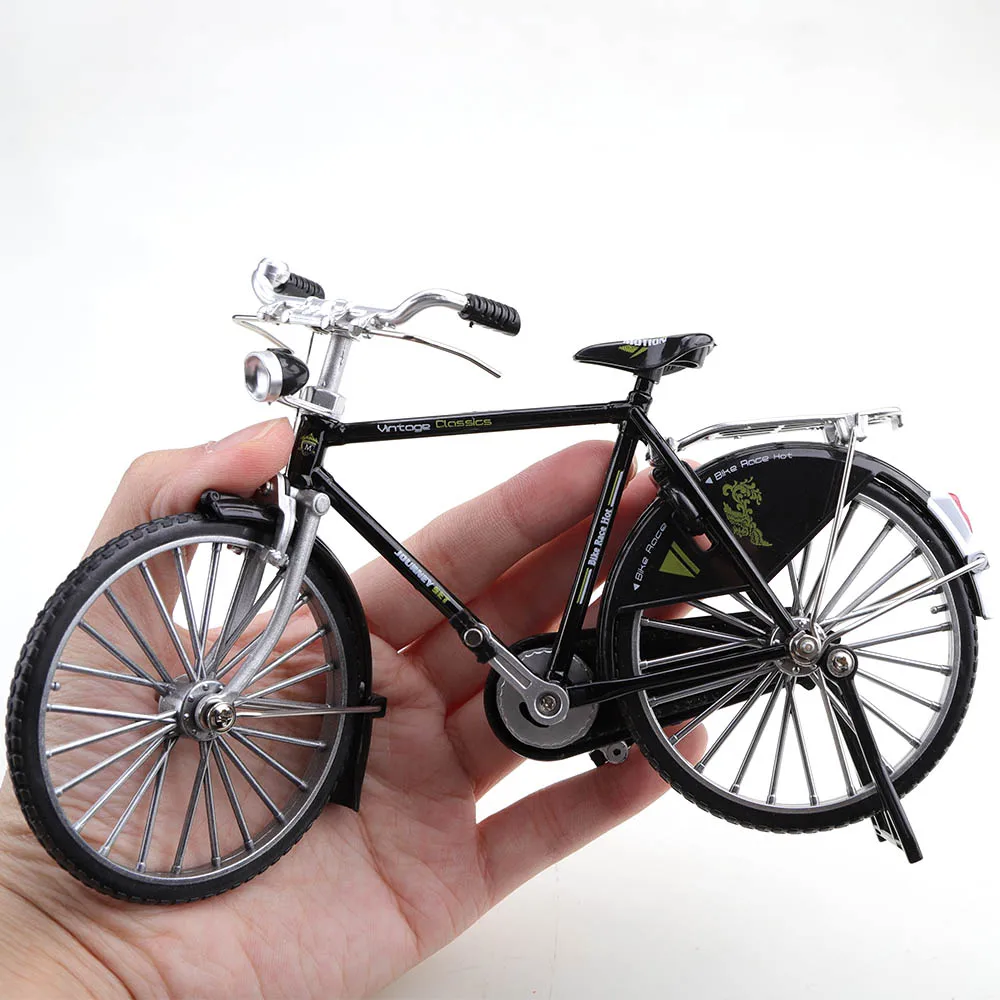(Boxed), 1/10 scale, vintage 28-inch two-wheeled commuter bicycle style model, metal casting, tabletop ornament, the best gift
(Boxed), 1/10 scale, vintage 28-inch two-wheeled commuter bicycle style model, metal casting, tabletop ornament, the best gift
