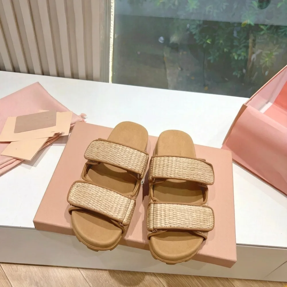 2026 Spring Summer New Women's Braided Woven Slides Single Strap Flat Sandals Non-Slip Outdoor Slippers All-Matching Coastal Grandmother Aesthetic Artisanal Texture Vacation Ready Footwear for Women Girls Pool Beach Resort Daily Errands
2026 Spring Summer New Women's Braided Woven Slides Single Strap Flat Sandals Non-Slip Outdoor Slippers All-Matching Coastal Grandmother Aesthetic Artisanal Texture Vacation Ready Footwear for Women Girls Pool Beach Resort Daily Errands