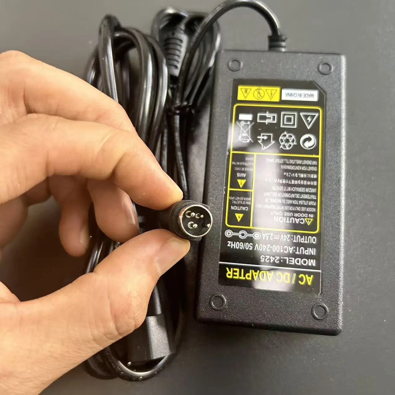 AC adapter for EXFO FTB-1 FTB-2 FTB-100 FTB-750 MAX-735C OTDR battery charger (3PIN interface)
AC adapter for EXFO FTB-1 FTB-2 FTB-100 FTB-750 MAX-735C OTDR battery charger (3PIN interface)