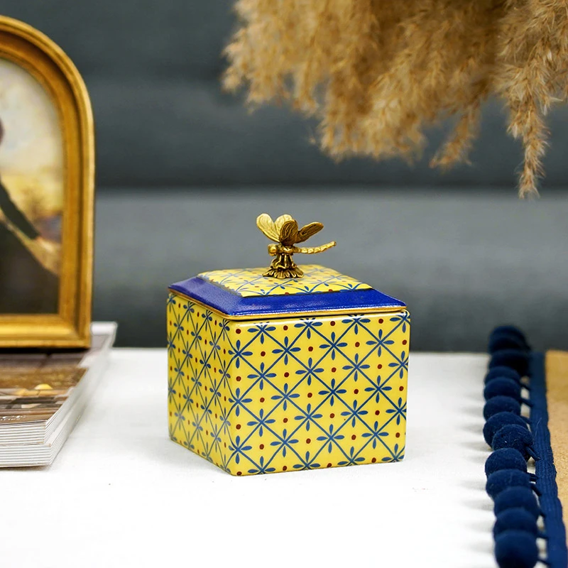 Storage Box Brass Dragonfly Decorative Cover Box Luxury European-style Household Small Storage Box Elegant Home Decoration Gift
Storage Box Brass Dragonfly Decorative Cover Box Luxury European-style Household Small Storage Box Elegant Home Decoration Gift