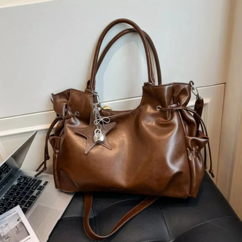 Fashionable Brand Design Tote Bag New Retro Shoulder Bag Casual Large-capacity Crossbody Bags Light Luxury High-end Women's Bags
Fashionable Brand Design Tote Bag New Retro Shoulder Bag Casual Large-capacity Crossbody Bags Light Luxury High-end Women's Bags