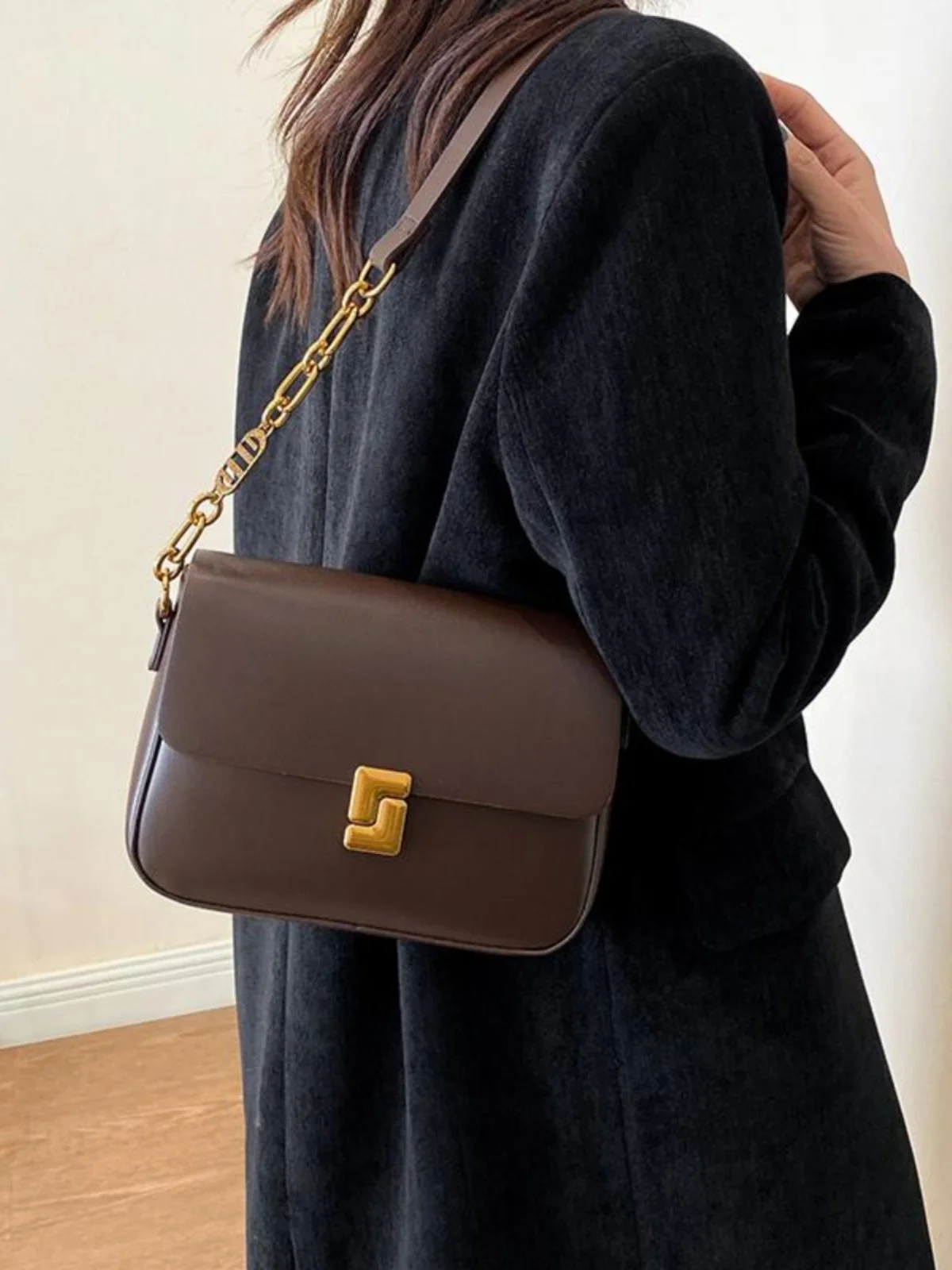 Классическая женская сумка через плечо Sle, квадратная сумка на одно плечо в форме тофу, модная сумка на осень-зиму
Классическая женская сумка через плечо Sle, квадратная сумка на одно плечо в форме тофу, модная сумка на осень-зиму