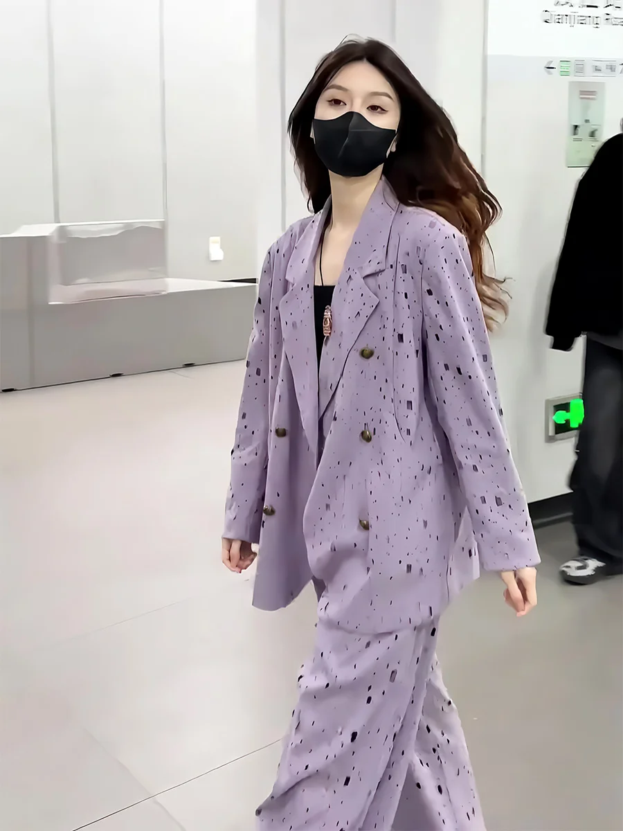 Модный женский костюм: брюки с высокой талией и широкими штанинами, жакет с длинными рукавами и вырезами, украшенный стразами, комплект из двух предметов, весенний наряд
Модный женский костюм: брюки с высокой талией и широкими штанинами, жакет с длинными рукавами и вырезами, украшенный стразами, комплект из двух предметов, весенний наряд