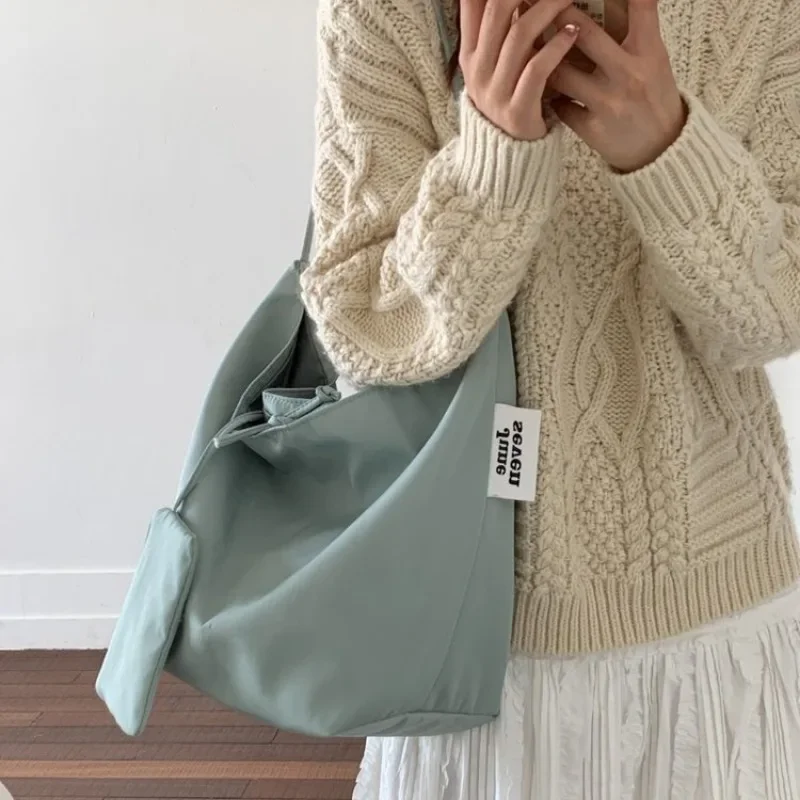 Stylish Simple Diaper Bags For Ladies: Luxury Leather Crossbody Messenger, Elegant Vintage Fashionable Large Capacity Tote Bag
Stylish Simple Diaper Bags For Ladies: Luxury Leather Crossbody Messenger, Elegant Vintage Fashionable Large Capacity Tote Bag