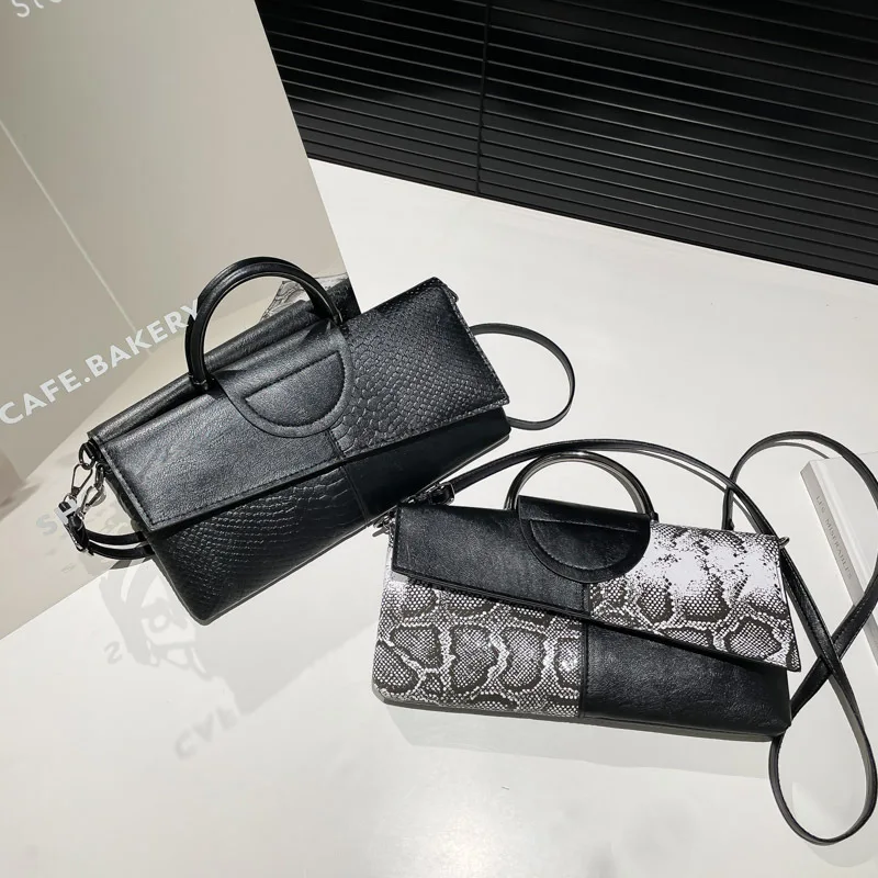 Women's Handbag Korean Personalized Trendy Fashion Large Capacity Versatile Handbag Crossbody Handbag Women's 2025 New Style ita
Women's Handbag Korean Personalized Trendy Fashion Large Capacity Versatile Handbag Crossbody Handbag Women's 2025 New Style ita