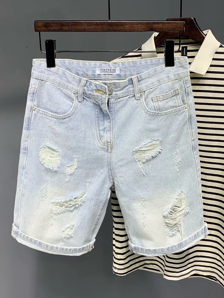 Summer New Style Faded White Ear Hole Jeans Men Slim Fit Casual Short Pants Low Waist Zipper Straight Leg Non-Stretch
Summer New Style Faded White Ear Hole Jeans Men Slim Fit Casual Short Pants Low Waist Zipper Straight Leg Non-Stretch