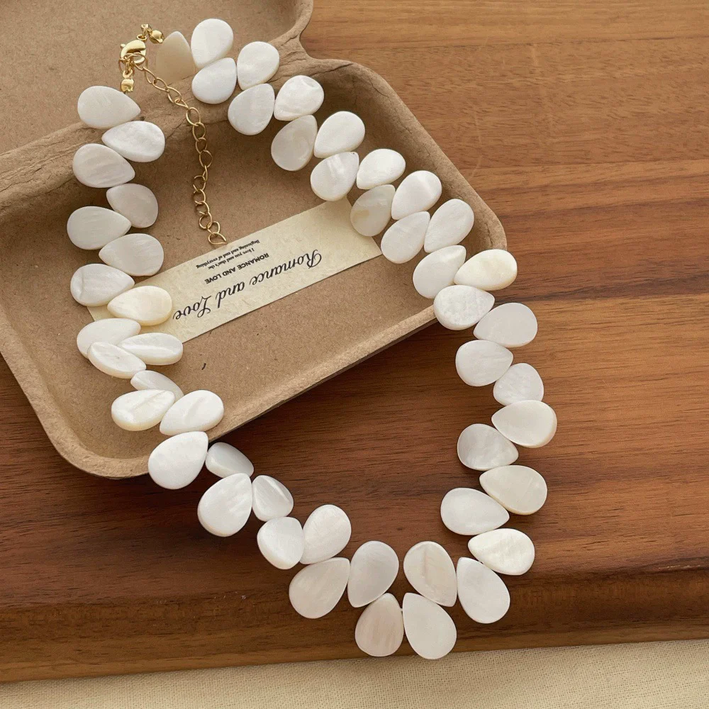 Natural Shell Waterdrop Beaded Necklace for Women Handmade Irregular Collar Clavicle Chain Chokers Holiday Accessory
Natural Shell Waterdrop Beaded Necklace for Women Handmade Irregular Collar Clavicle Chain Chokers Holiday Accessory