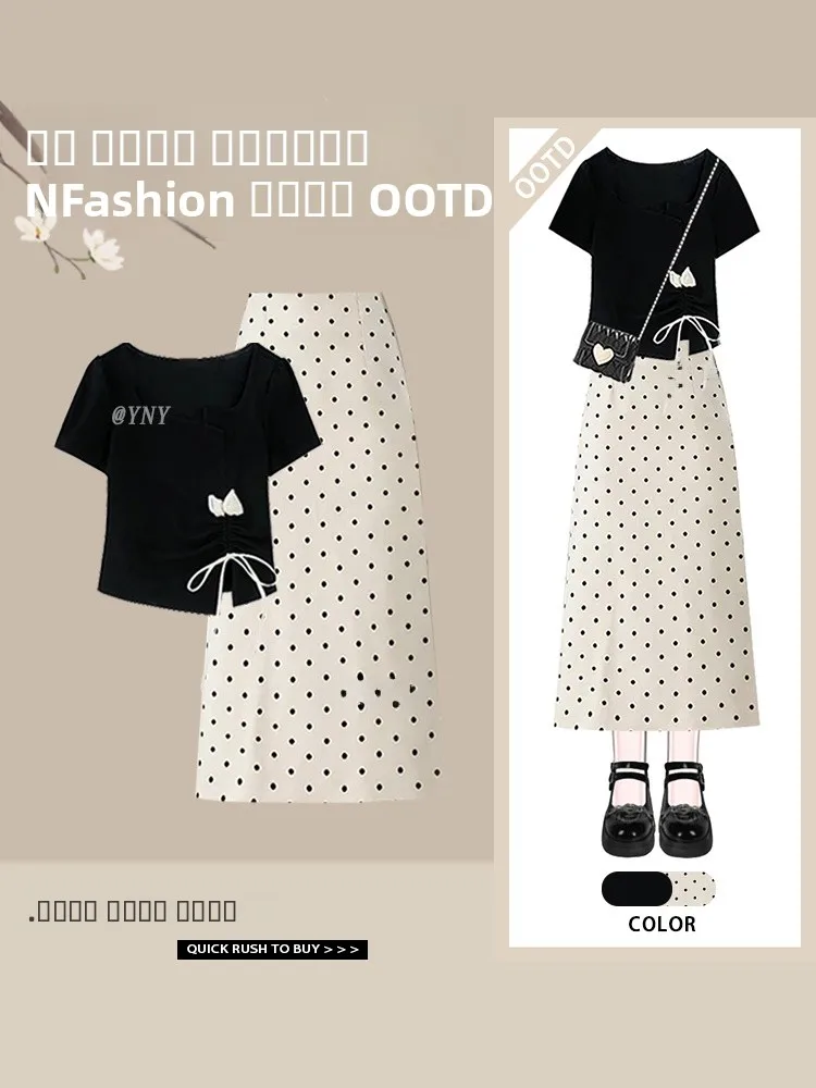 Корейская милая и нежная трикотажная футболка с высокой талией для похудения, повседневная юбка из двух предметов, модный летний наряд
Корейская милая и нежная трикотажная футболка с высокой талией для похудения, повседневная юбка из двух предметов, модный летний наряд