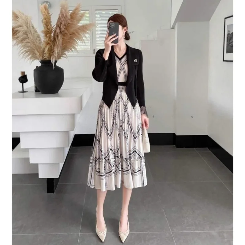 Miyake плиссированные платья плиссе для поездок на работу, новинка зимы 2025 года, искусственное платье из 2 предметов, плиссированное платье с принтом, элегантная темпераментная тонкая свободная юбка
Miyake плиссированные платья плиссе для поездок на работу, новинка зимы 2025 года, искусственное платье из 2 предметов, плиссированное платье с принтом, элегантная темпераментная тонкая свободная юбка