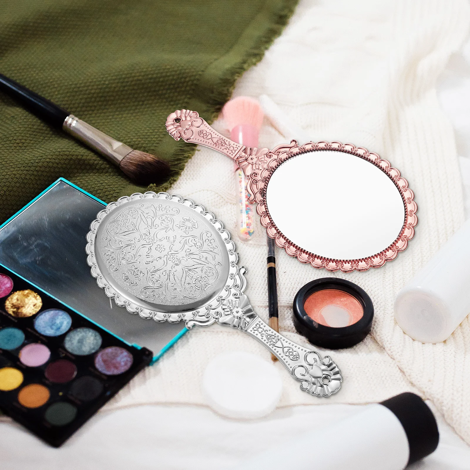 2 Pcs Vintage Compact Mirror Make up Hand Holding Portable Makeup Handheld Decorated 
2 Pcs Vintage Compact Mirror Make up Hand Holding Portable Makeup Handheld Decorated
