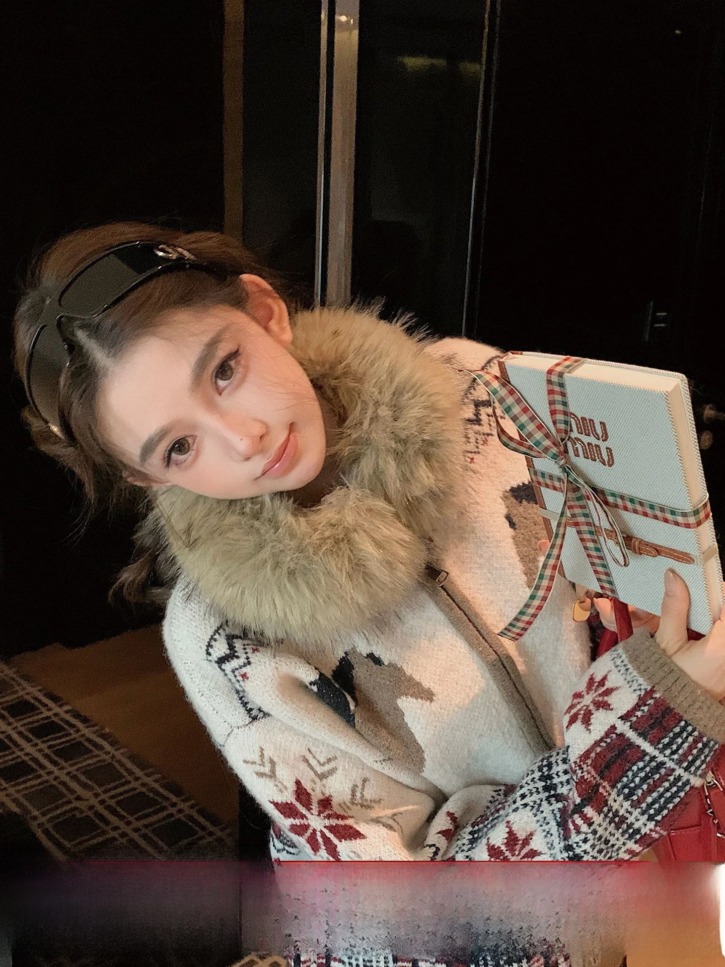 Okaaay Winter Warm Knitted Cardigan Women's Loose Casual Outerwear with Fur Collar Thiened Long Sve Zipper Coat
Okaaay Winter Warm Knitted Cardigan Women's Loose Casual Outerwear with Fur Collar Thiened Long Sve Zipper Coat