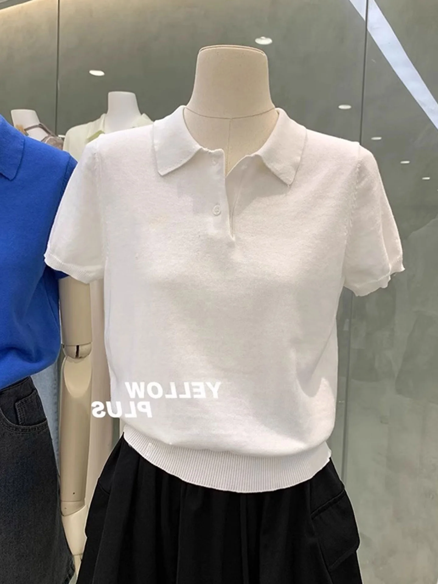 Простой вязаный топ с коротким рукавом, свободного кроя, женская модная летняя базовая футболка для повседневной носки, прямого силуэта, в корейском стиле
Простой вязаный топ с коротким рукавом, свободного кроя, женская модная летняя базовая футболка для повседневной носки, прямого силуэта, в корейском стиле