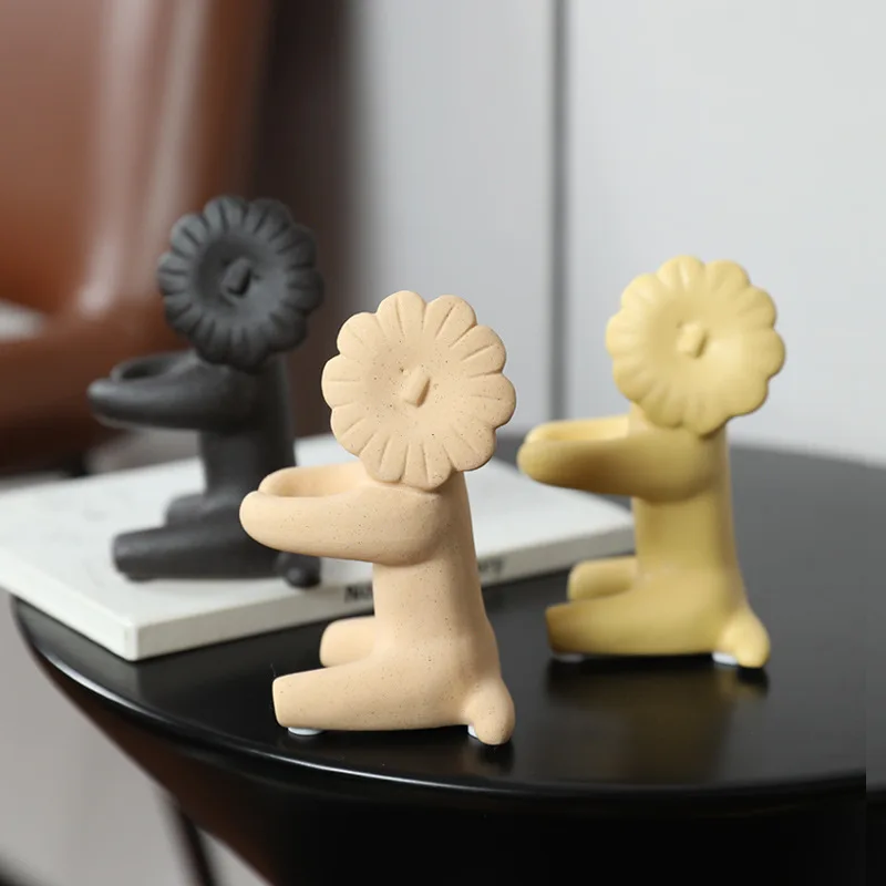 Abstract art ceramic lion figurine; living room, entrance, office desktop decor; room trinket. 
Abstract art ceramic lion figurine; living room, entrance, office desktop decor; room trinket.