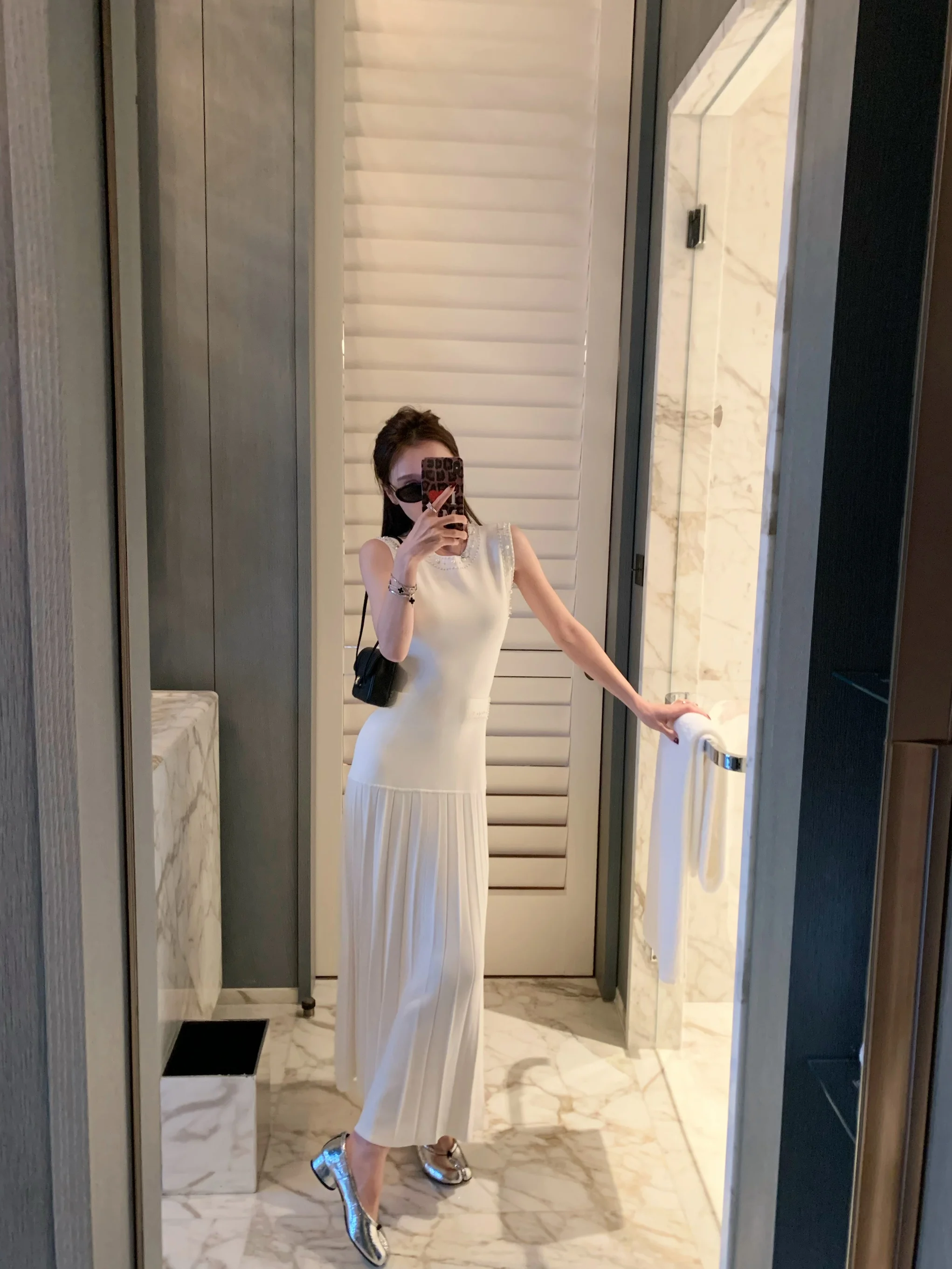 Knitted Two-Piece Set Vest Dress White Beaded Fragrance Style Sleeveless Women's Fashion Spring Autumn Citywalk
Knitted Two-Piece Set Vest Dress White Beaded Fragrance Style Sleeveless Women's Fashion Spring Autumn Citywalk