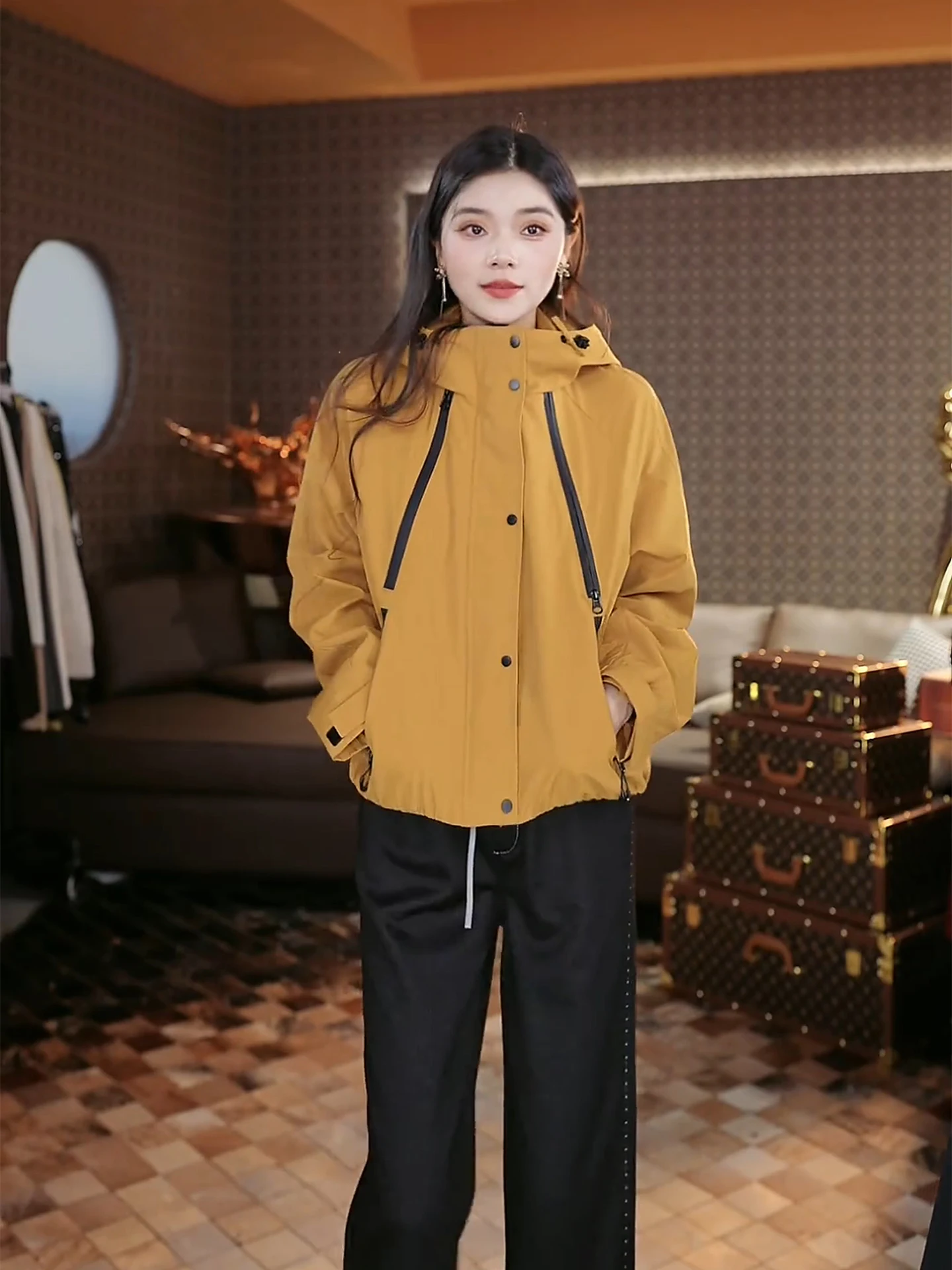 eila 2025 Зимняя Новая Утепленная Модная Ветрозащитная Куртка с Капюшоном Женская Уличная Укороченная с Длинными Рукавами и Воротником из Искусственного Меха Кролика
eila 2025 Зимняя Новая Утепленная Модная Ветрозащитная Куртка с Капюшоном Женская Уличная Укороченная с Длинными Рукавами и Воротником из Искусственного Меха Кролика