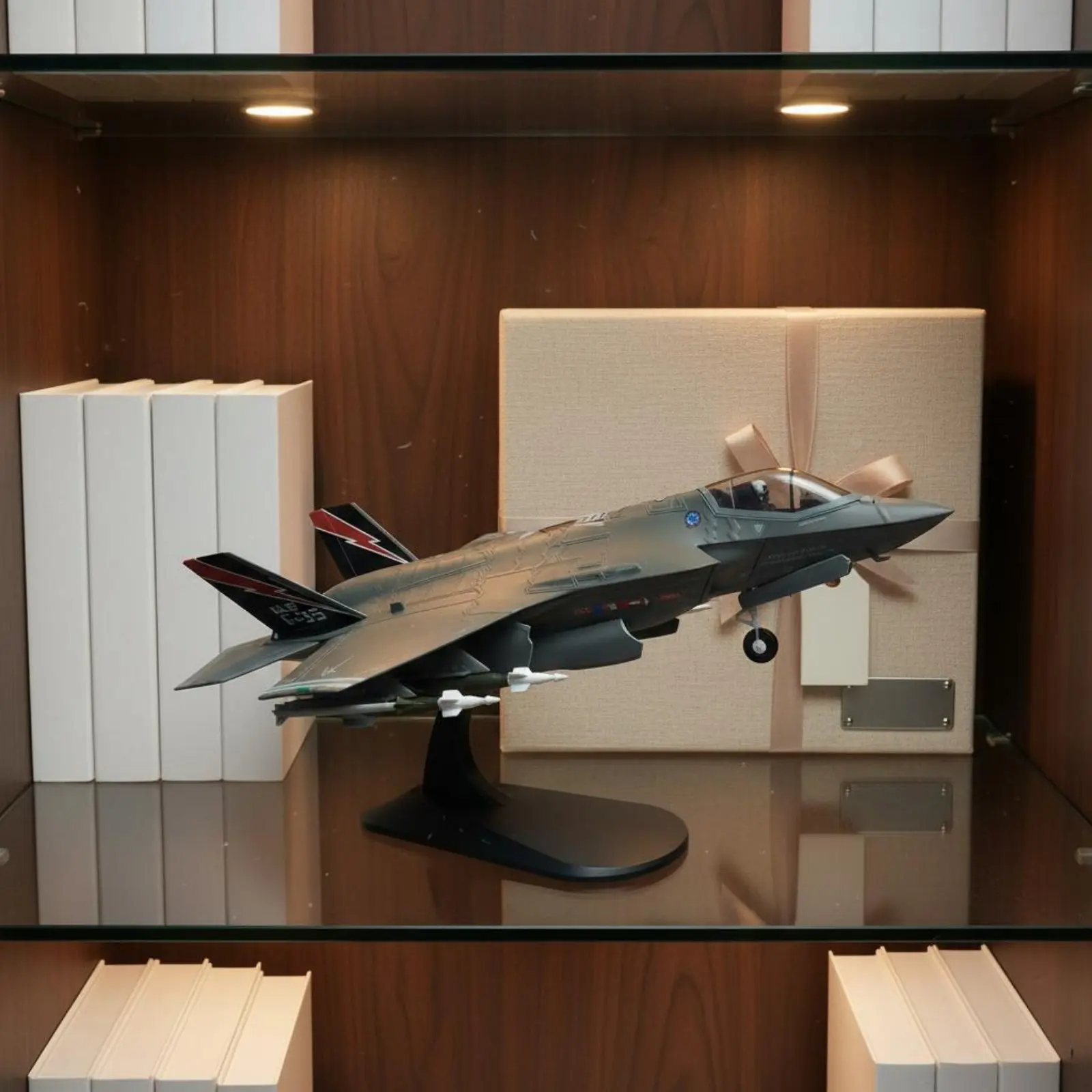Модель самолета F-35A Thunderbolt II в масштабе 1/72, предварительно собранная, высокодетализированная, из литого металла, для декора полки
Модель самолета F-35A Thunderbolt II в масштабе 1/72, предварительно собранная, высокодетализированная, из литого металла, для декора полки