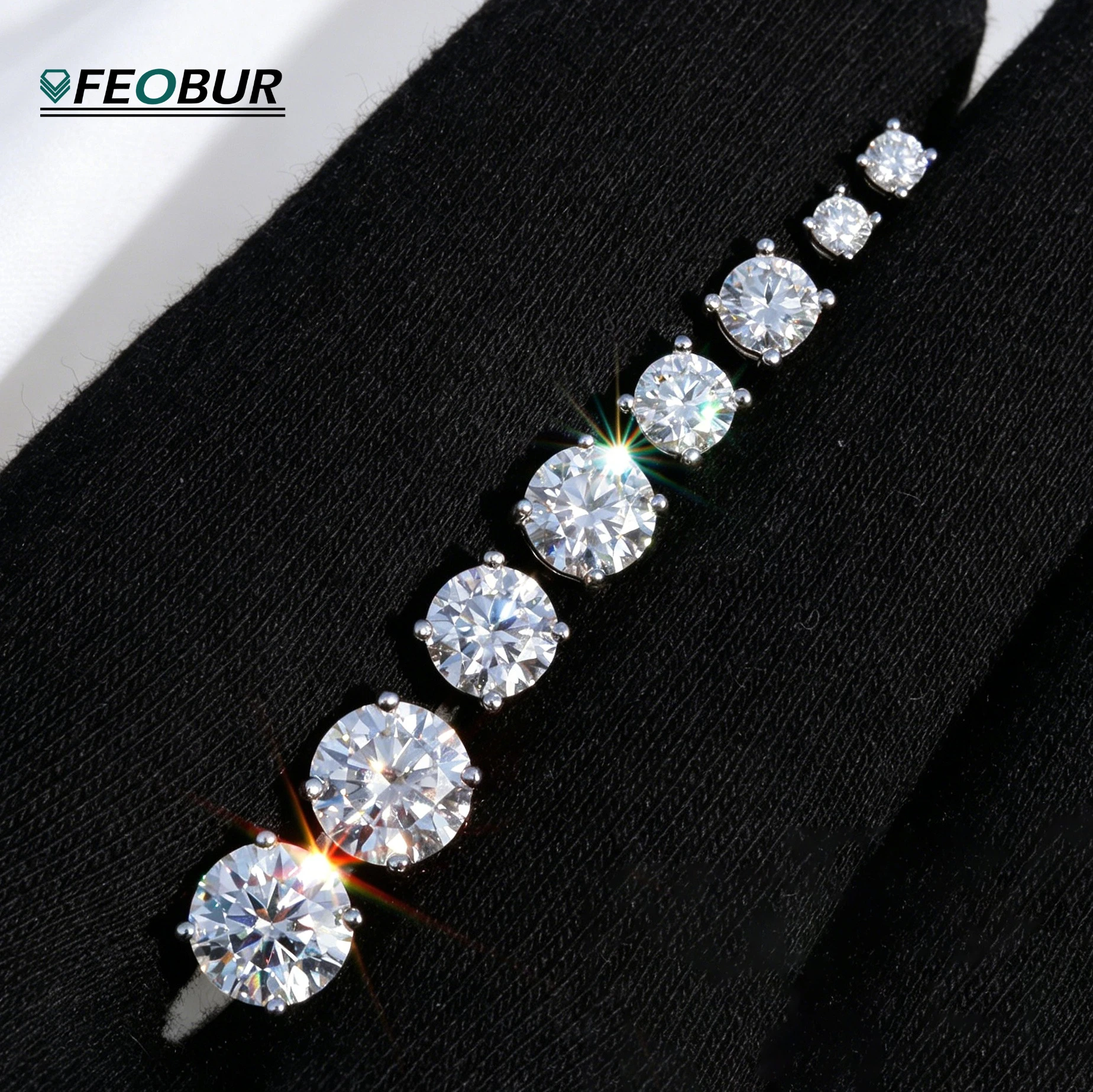 Серьги-гвоздики FEOBUR с муассанитом 0.1-7 карат для женщин, из стерлингового серебра 925 пробы, сверкающие, с имитацией бриллиантов, модные ювелирные изделия для мужчин
Серьги-гвоздики FEOBUR с муассанитом 0.1-7 карат для женщин, из стерлингового серебра 925 пробы, сверкающие, с имитацией бриллиантов, модные ювелирные изделия для мужчин