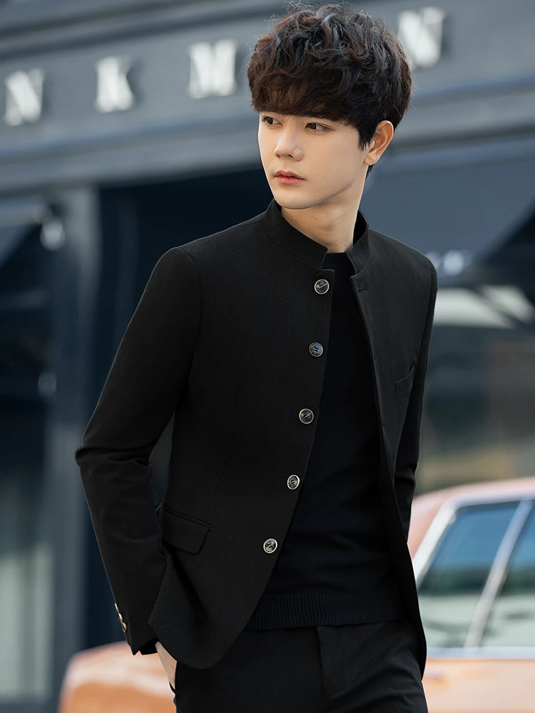 Новый модный мужской костюм в китайском стиле: приталенный пиджак, воротник-стойка, костюм Тан, верхняя одежда, молодежный западный костюм для свадьбы
Новый модный мужской костюм в китайском стиле: приталенный пиджак, воротник-стойка, костюм Тан, верхняя одежда, молодежный западный костюм для свадьбы