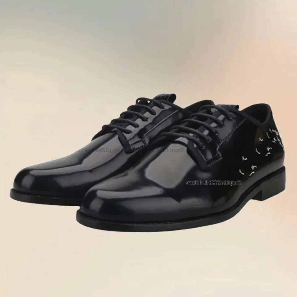 Dandelion Embroidery Black Lace Up Men Derby Shoes Fashion Luxury Cross Tied Men Shoes Handcraft Runway Banquet Men Dress Shoes
Dandelion Embroidery Black Lace Up Men Derby Shoes Fashion Luxury Cross Tied Men Shoes Handcraft Runway Banquet Men Dress Shoes