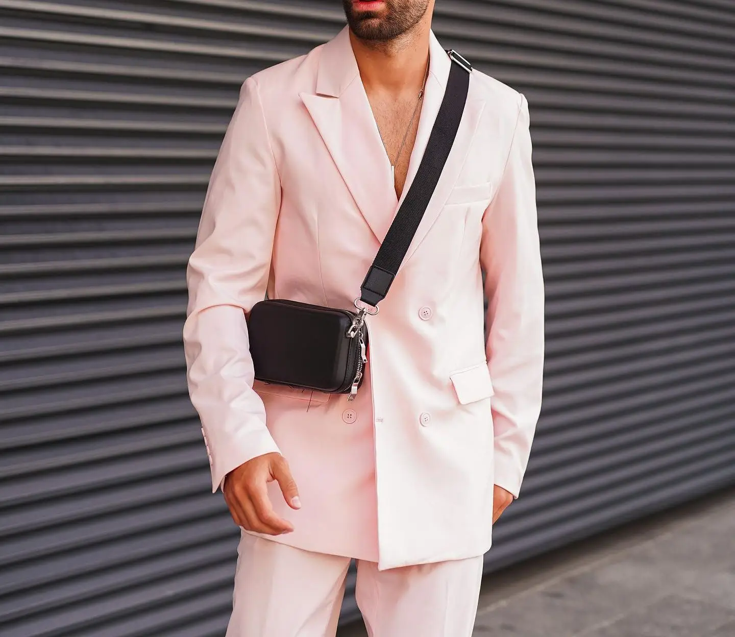 Light Pink Peak Lapel Men Suits For Wedding Formal Party Wear Custom Made Male Tuxedos Bridegroom 2 Pieces Jacket+Pants Costume
Light Pink Peak Lapel Men Suits For Wedding Formal Party Wear Custom Made Male Tuxedos Bridegroom 2 Pieces Jacket+Pants Costume