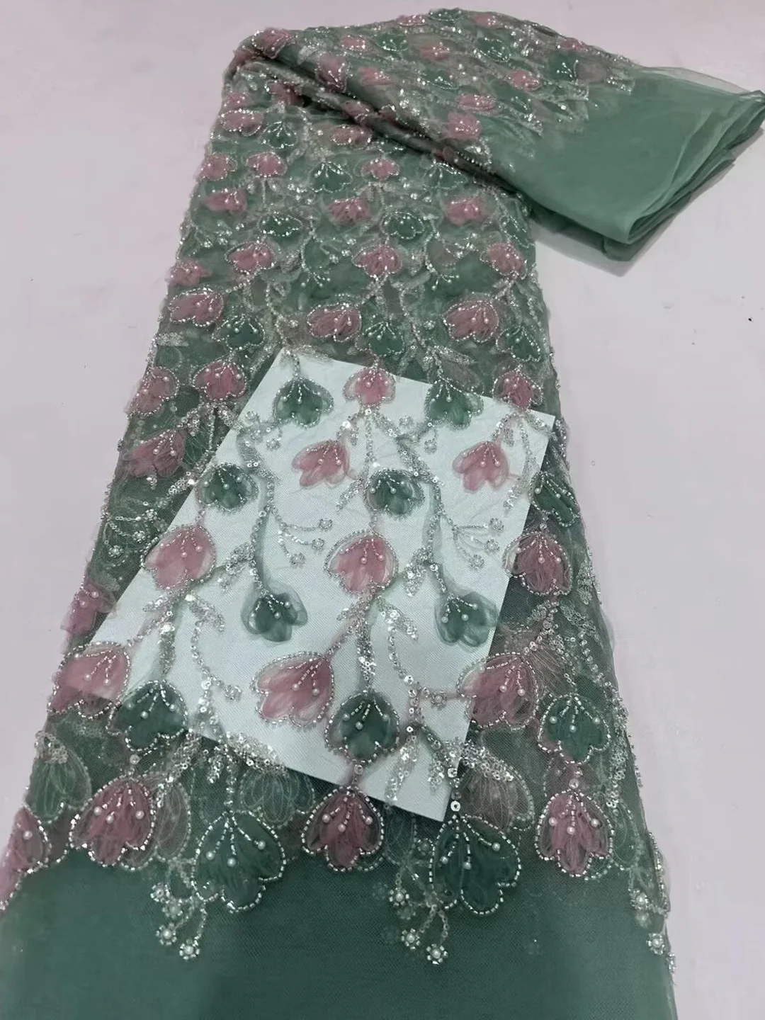 (5yards/pc) Beautiful 3D embroidered African tulle lace green French net lace fabric with beads sequins for party dress FDP122
(5yards/pc) Beautiful 3D embroidered African tulle lace green French net lace fabric with beads sequins for party dress FDP122