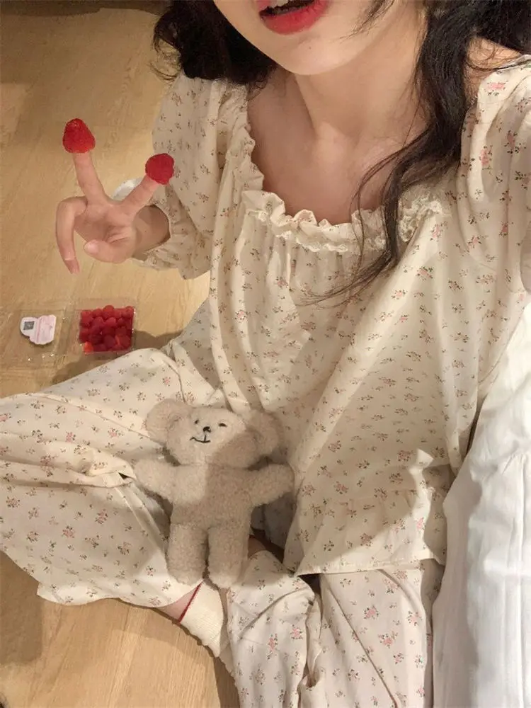 Korean Style Floral Print Sleepwear Set Long Sleeve Long Pants Lace Trim Sleep Dress Home Clothes Set Spring Autumn New...
Korean Style Floral Print Sleepwear Set Long Sleeve Long Pants Lace Trim Sleep Dress Home Clothes Set Spring Autumn New...