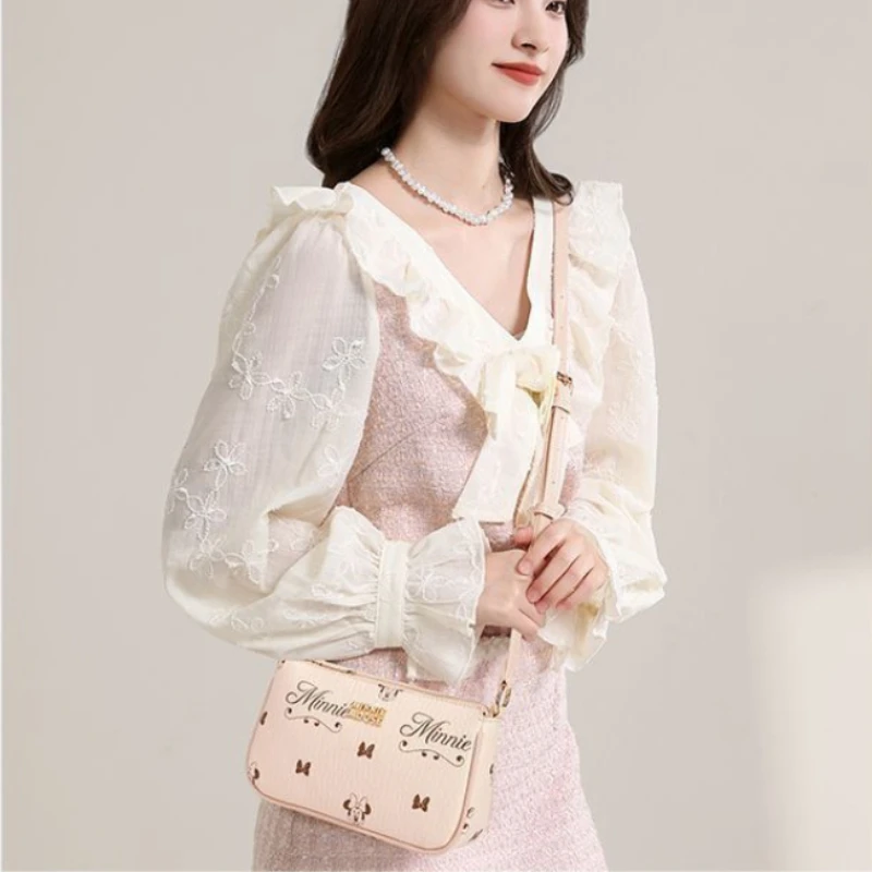 Модная легкая роскошная сумка Disney Premium с Микки из мультфильма, женская высококачественная универсальная сумка через плечо для хранения
Модная легкая роскошная сумка Disney Premium с Микки из мультфильма, женская высококачественная универсальная сумка через плечо для хранения