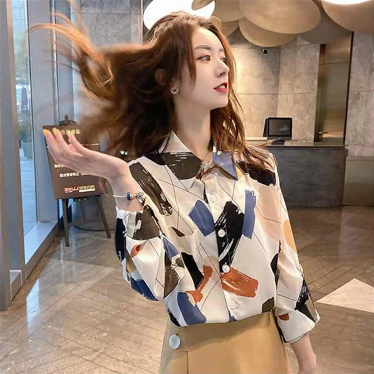 Elegant Floral Print Chiffon Shirt Women's Spring Autumn Fashionable Geometric Pattern Long Sleeve Neck Commute Style
Elegant Floral Print Chiffon Shirt Women's Spring Autumn Fashionable Geometric Pattern Long Sleeve Neck Commute Style