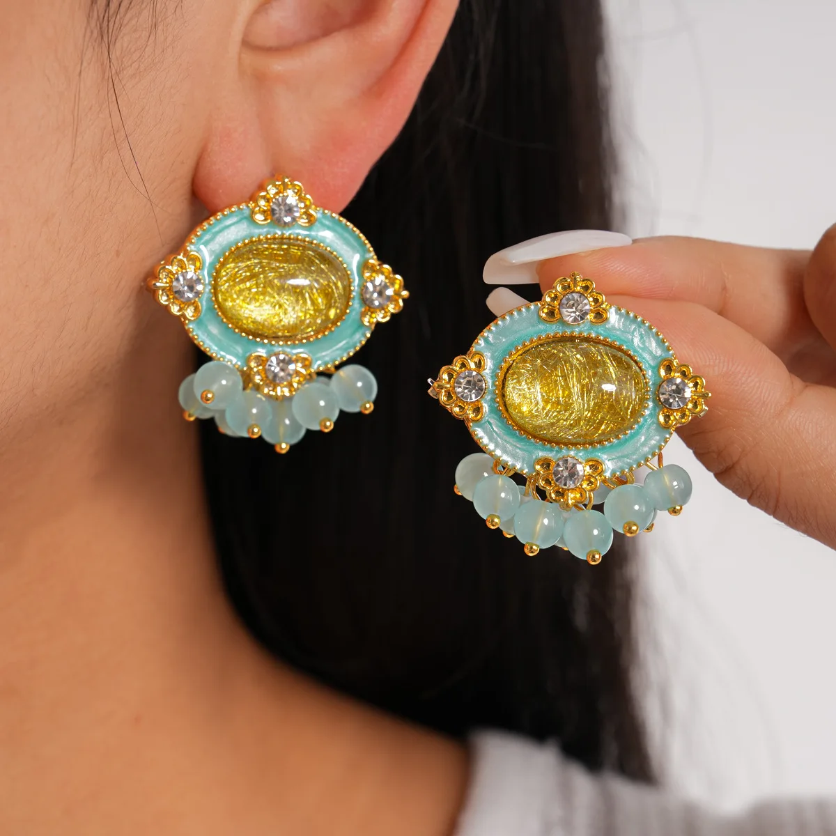 New Vintage Oval Resin Dangle Earrings for Women Enamel Bead Tassel Drop Earring Luxury Rhinestones Banquet Dinner Party Jewelry
New Vintage Oval Resin Dangle Earrings for Women Enamel Bead Tassel Drop Earring Luxury Rhinestones Banquet Dinner Party Jewelry