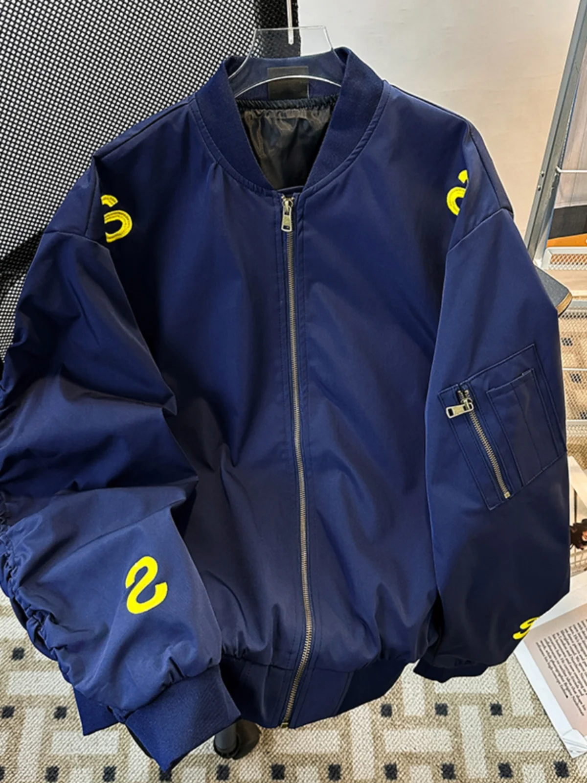 Retro Embroidered Pilot Jaet Men's Loose Trendy Baseball Sle American Fit Outerwear Autumn Winter Cleanfit Coat for Couples
Retro Embroidered Pilot Jaet Men's Loose Trendy Baseball Sle American Fit Outerwear Autumn Winter Cleanfit Coat for Couples