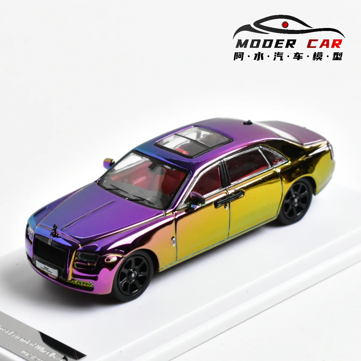 DCM 1:64 Дисплей Rolls-Royce Сувенирная литая под давлением модель автомобиля с призраком
DCM 1:64 Дисплей Rolls-Royce Сувенирная литая под давлением модель автомобиля с призраком