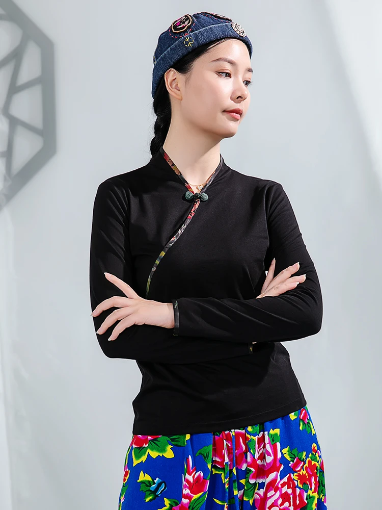 Женская вязаная хлопковая блузка из ткани Юйчунь с V-образным вырезом и асимметричными рукавами ручной работы. Праздничное предложение.
Женская вязаная хлопковая блузка из ткани Юйчунь с V-образным вырезом и асимметричными рукавами ручной работы. Праздничное предложение.