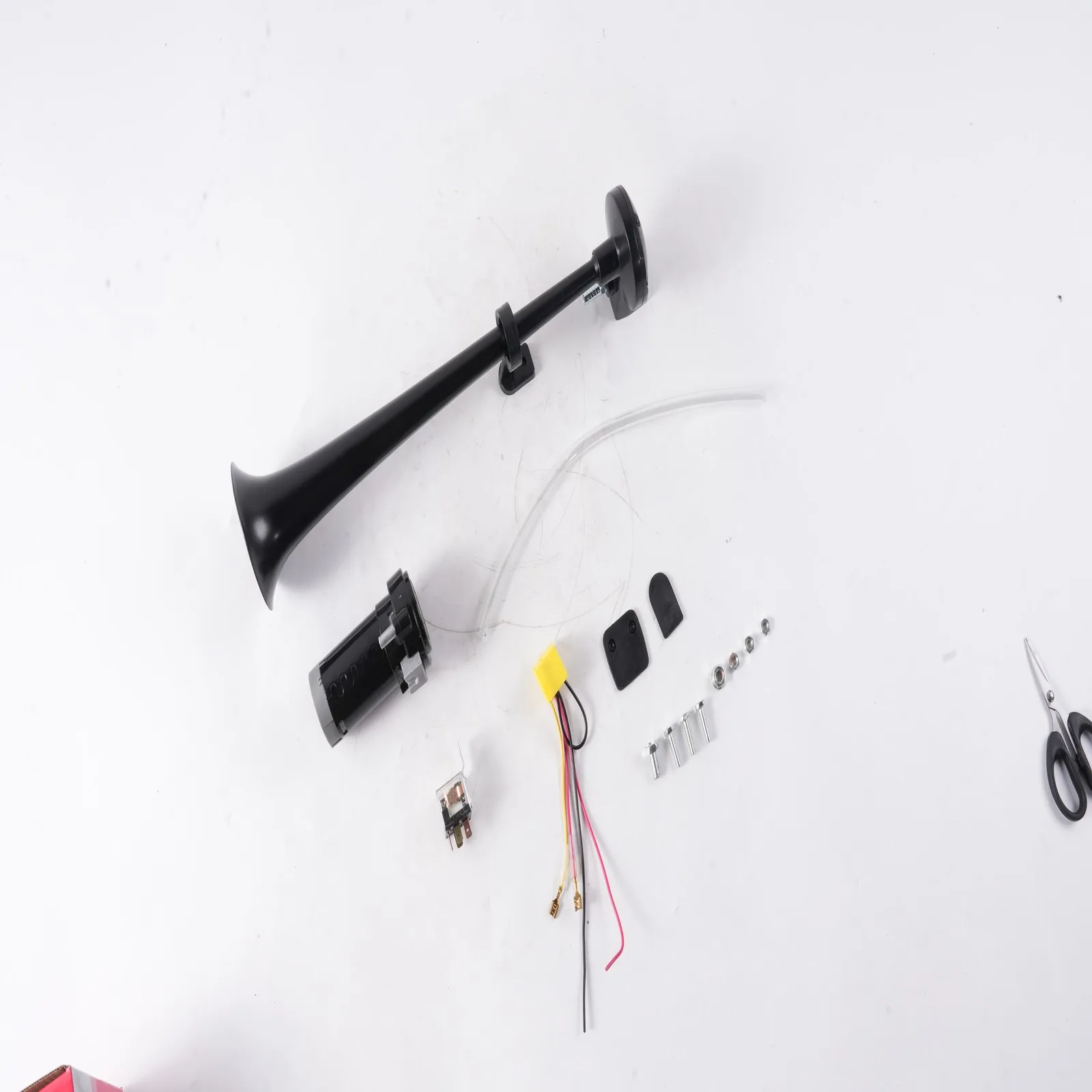 Электрический звуковой сигнал 24 В 110 дБ 580-680 Гц для грузовиков, пикапов, автомобильных динамиков, аксессуаров
Электрический звуковой сигнал 24 В 110 дБ 580-680 Гц для грузовиков, пикапов, автомобильных динамиков, аксессуаров