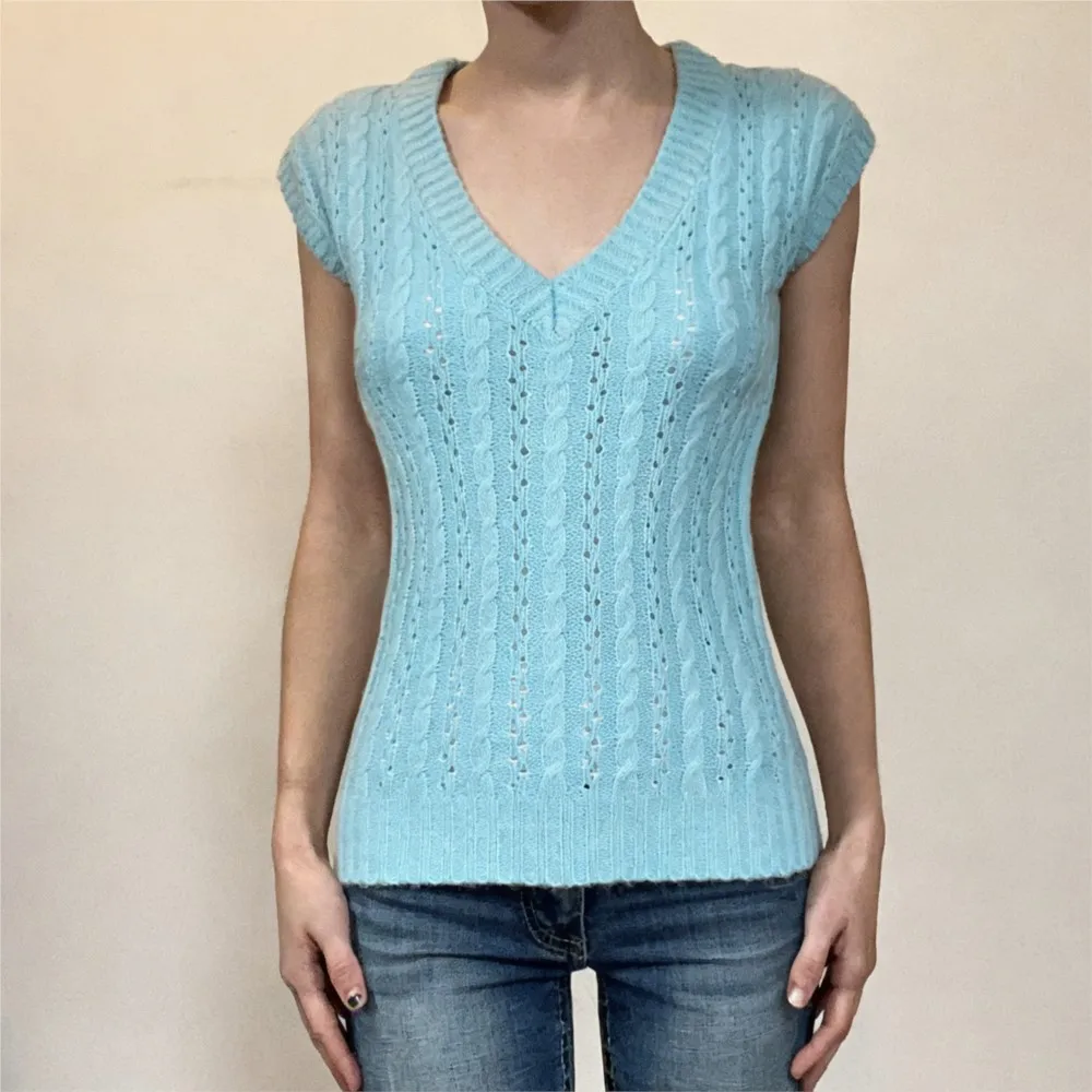 2026 Casual Blusas T Shirt Tee For Woman Short Top Temperament Knitted Solid Color V-link Slim All-match Simple Style Hollow Out
2026 Casual Blusas T Shirt Tee For Woman Short Top Temperament Knitted Solid Color V-link Slim All-match Simple Style Hollow Out