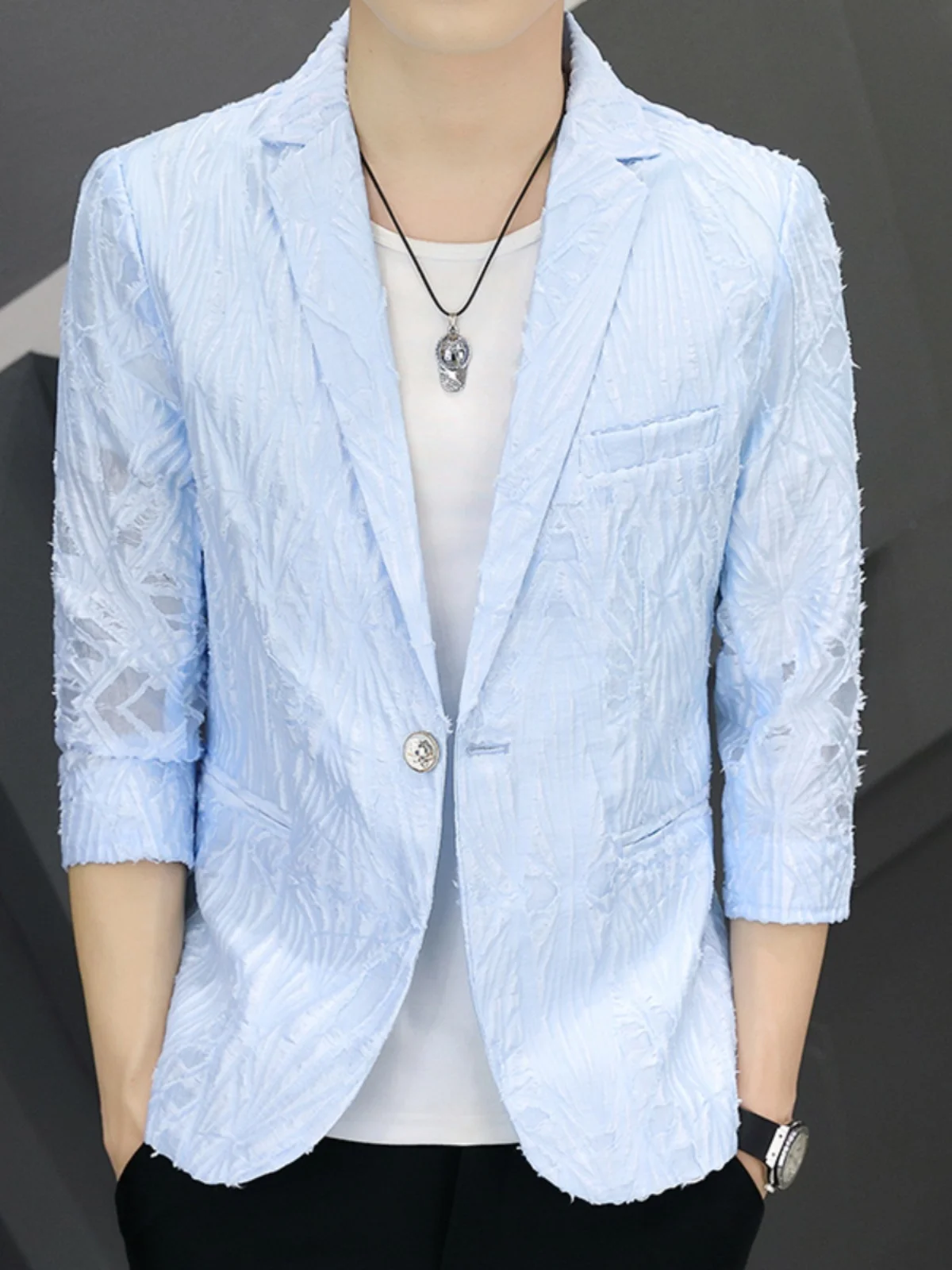 Summer Thin Casual Men's Seven-Quarter Sve Korean Sle Slim Fit Single-breasted Jaet Faionable Mid-sve Suit Coat
Summer Thin Casual Men's Seven-Quarter Sve Korean Sle Slim Fit Single-breasted Jaet Faionable Mid-sve Suit Coat