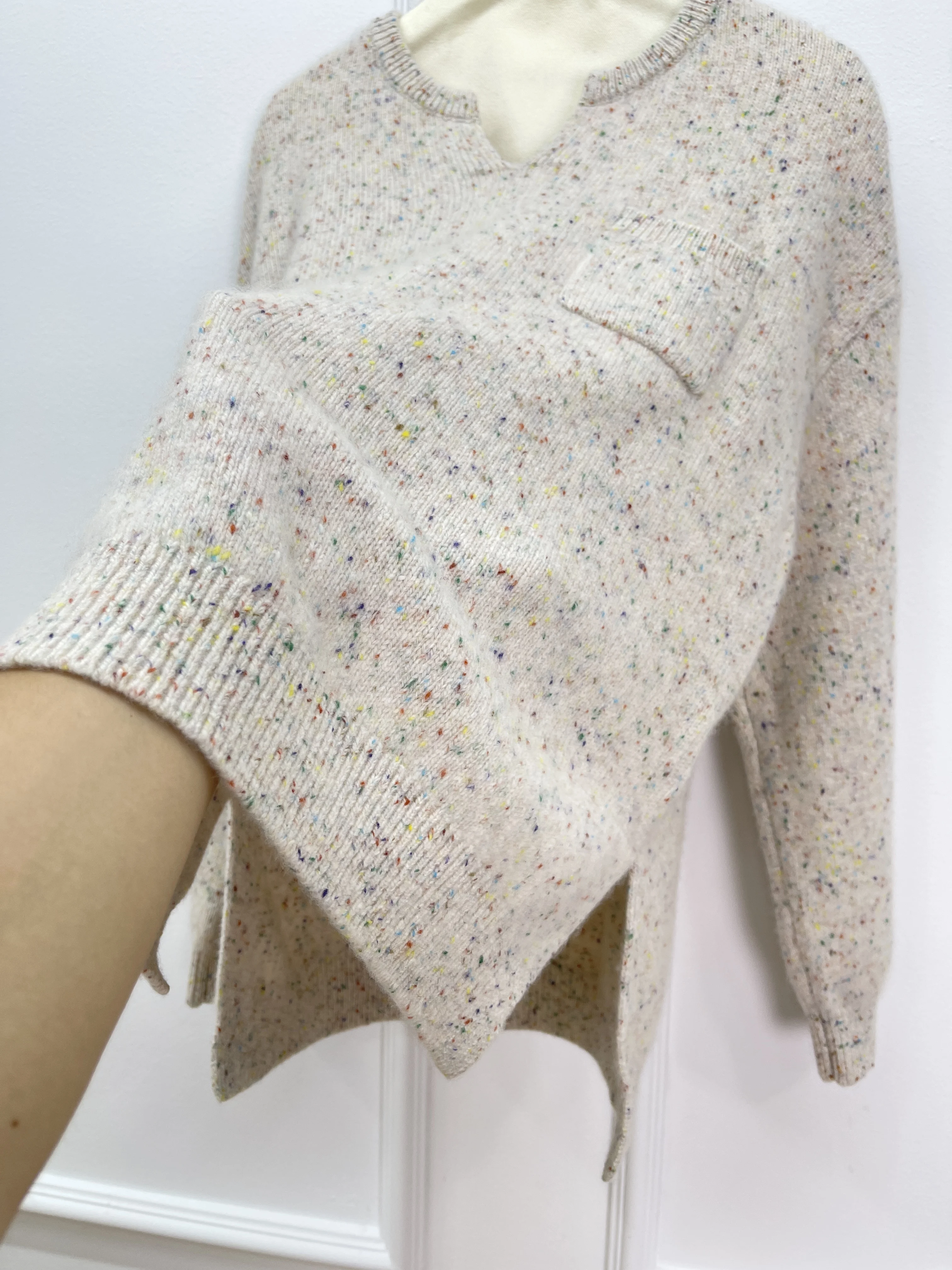 Свитер с длинными рукавами и круглым вырезом + брюки, кашемировый костюм, осень 2023, новая женская одежда
Свитер с длинными рукавами и круглым вырезом + брюки, кашемировый костюм, осень 2023, новая женская одежда