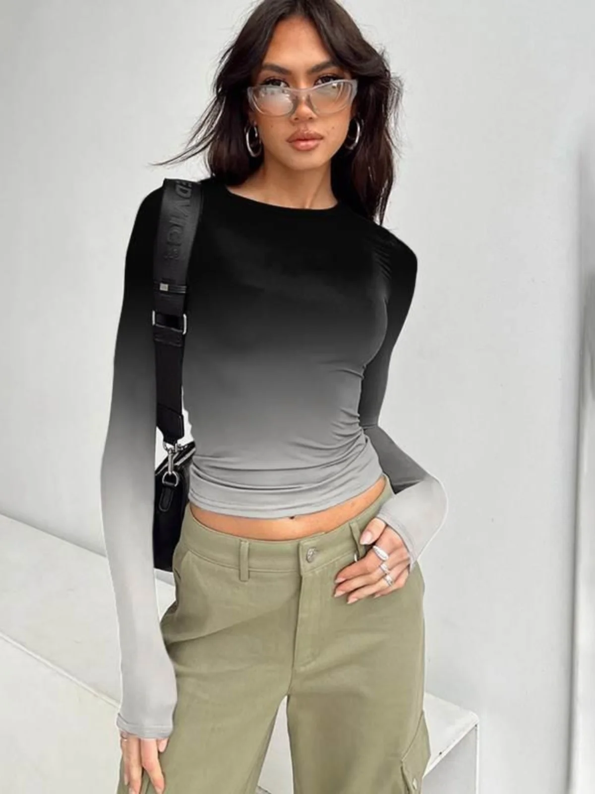 Slim Fit Long Sve round Ne adient T-irt Women's Street Sle Top Polyester Fiber Spring Season ort Length
Slim Fit Long Sve round Ne adient T-irt Women's Street Sle Top Polyester Fiber Spring Season ort Length