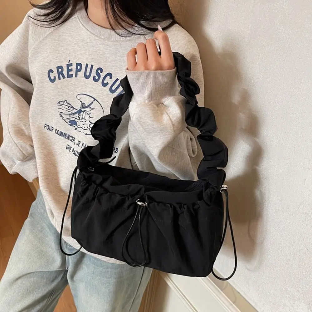 Korean Style Nylon Shoulder Bag Pleated Lightweight Oxford Cloth Crossbody Bag Large Capacity Solid Color Drawstring Bag Women
Korean Style Nylon Shoulder Bag Pleated Lightweight Oxford Cloth Crossbody Bag Large Capacity Solid Color Drawstring Bag Women