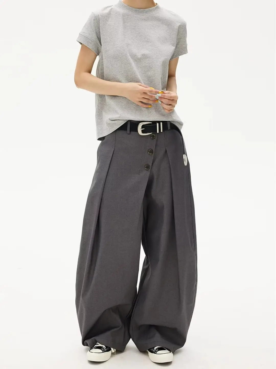 Women's Grey Urban Suit Pants Baggy Y2k Long Pants Harajuku Oversize Wide Leg Pants Japanese 2000s Style Vintage Trousers Summer
Women's Grey Urban Suit Pants Baggy Y2k Long Pants Harajuku Oversize Wide Leg Pants Japanese 2000s Style Vintage Trousers Summer